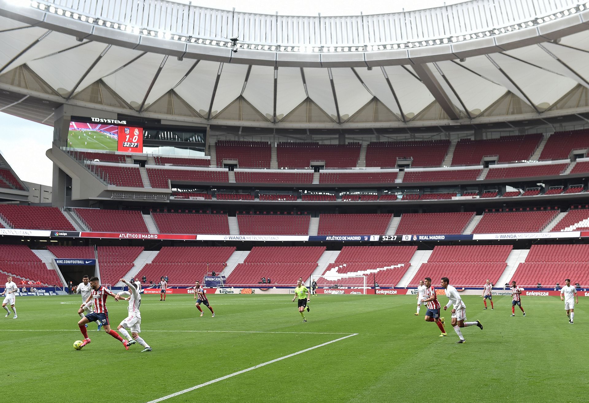 Atletico de Madrid v Real Madrid - La Liga Santander